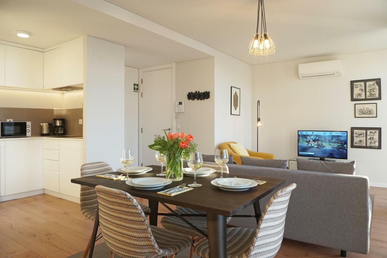 Porto View By Patio 25 Apartment บีลาโนวาเดกายา ภายนอก รูปภาพ