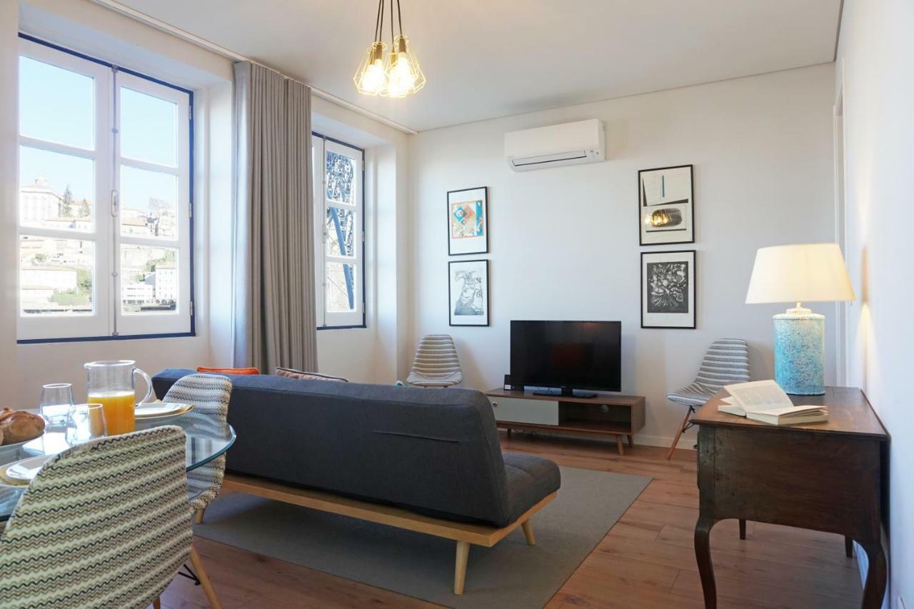 Porto View By Patio 25 Apartment บีลาโนวาเดกายา ภายนอก รูปภาพ